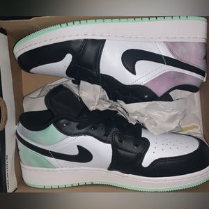 Brand new never worn Jordan 1